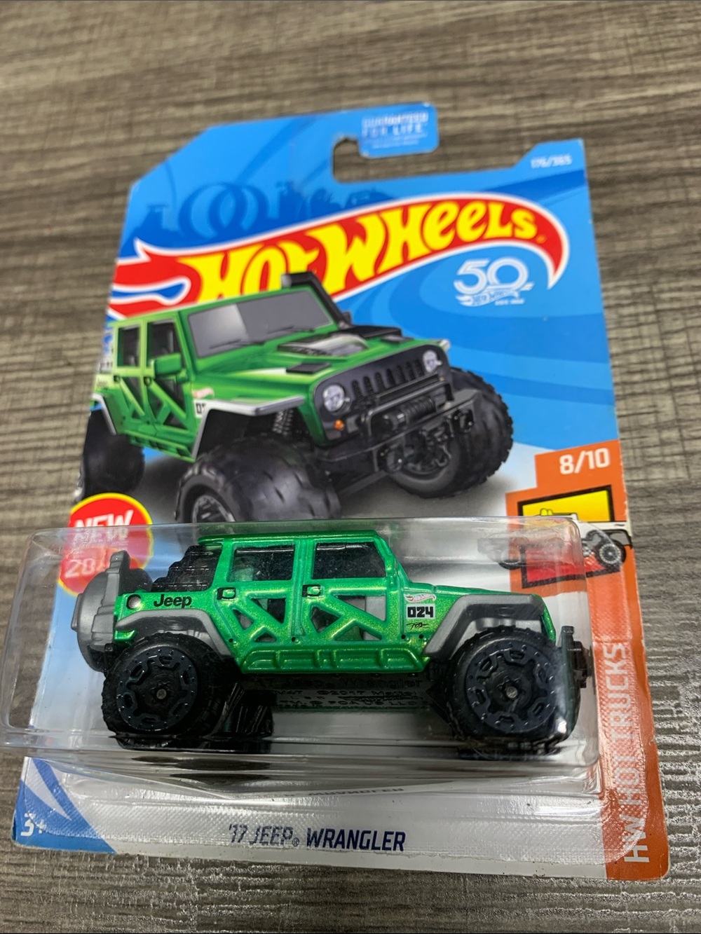 Hot Wheels Green '17 Jeep Wrangler Die-Cast Toy Car
